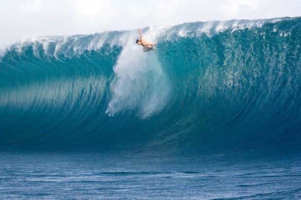 A really bad Teahupoo wipe-out.