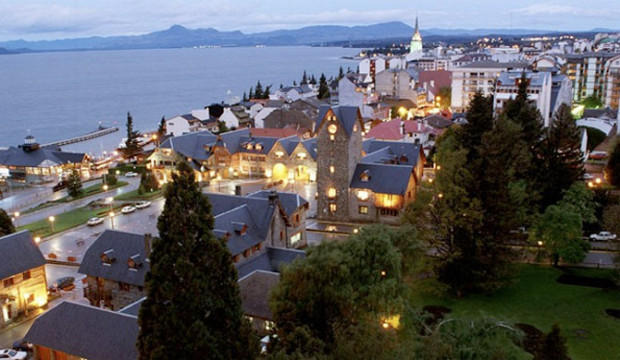 Bariloche at night