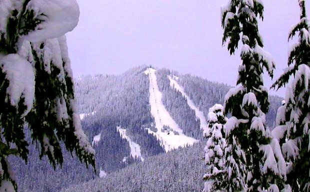 Willamette Pass, OR gets snow. photo: deetour.net