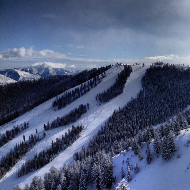 Seattle Ridge from Mayday Chair. Photo: Michael Dunning