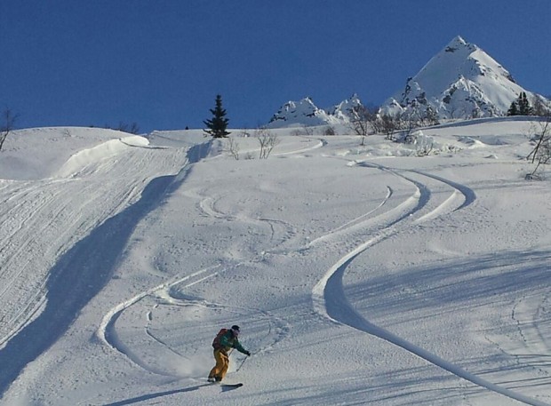 I struggled with broken gear for most of the trip. Here I am practicing my one ski powder technique.