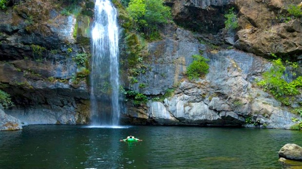 Potem Falls, California. 