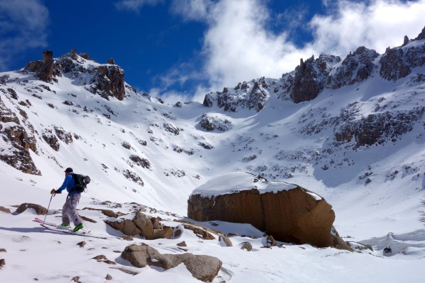 Aaron skiing out from Alaskita in the big terrain of the Van Titter valley.