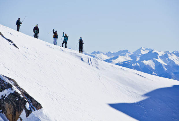 SASS Guide Garrett Russell stages his group. pc: Ben Girardi]