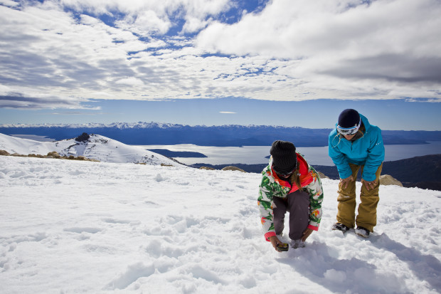 Guide Robin Van Gyn helping Olympic Gold Medalist, Kaitlyn farrington with her beacon skills. pc: Ben Girardi