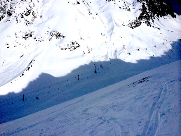 The currently derailed Neptuno chairlift.  You can see the cable and chairs on the ground.  photo:  adria millan