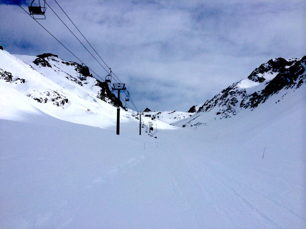 The currently derailed Neptuno chairlift.  You can see the cable and chairs on the ground.  photo:  adria millan