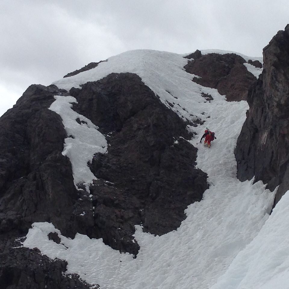 Being the only one with ice axes and crampons I gave the entrance a try. 