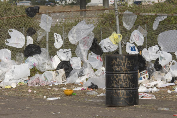 Grocery Bag pileup in San Diego, CA. Photo: Earl S. Cryer/ZUMA Press