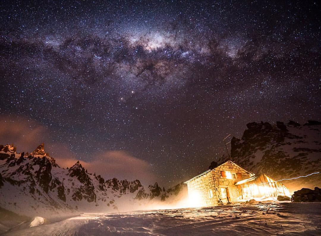 Bright sky at Refugio Frey