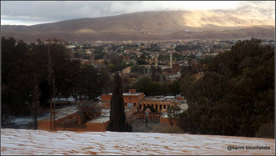 First Sahara Desert Snow In 37 Years // photo: Karim Bouchetata