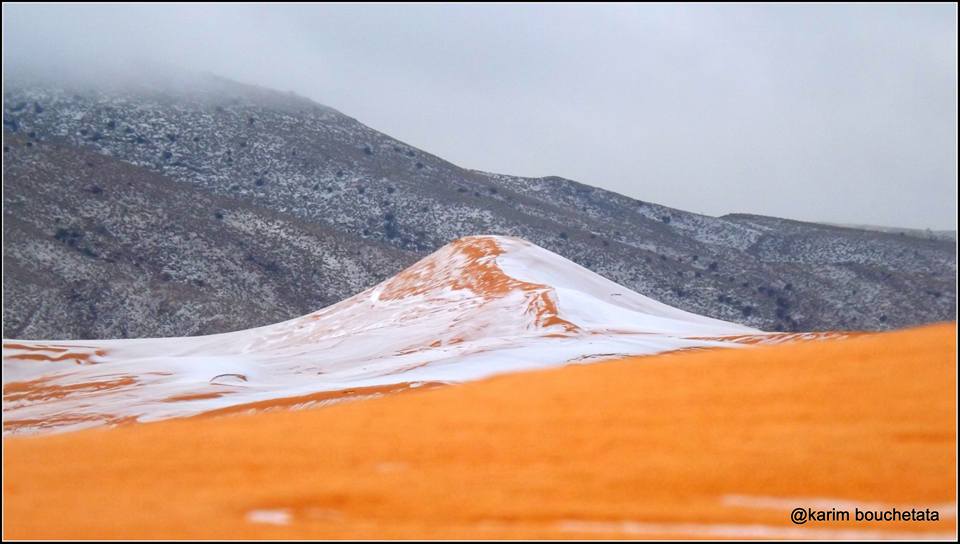 First Sahara Desert Snow In 37 Years // photo: Karim Bouchetata