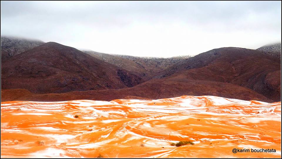 First Sahara Desert Snow In 37 Years // photo: Karim Bouchetata