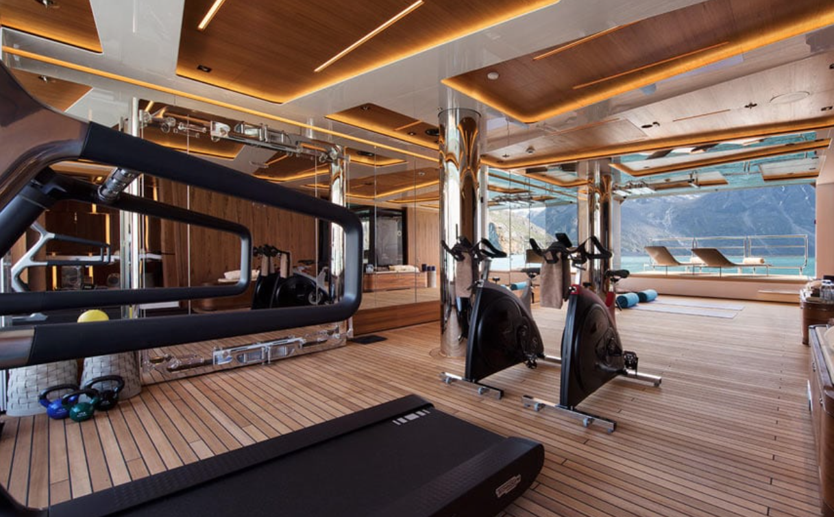 superyacht, heli-skiing, luxury, chalet