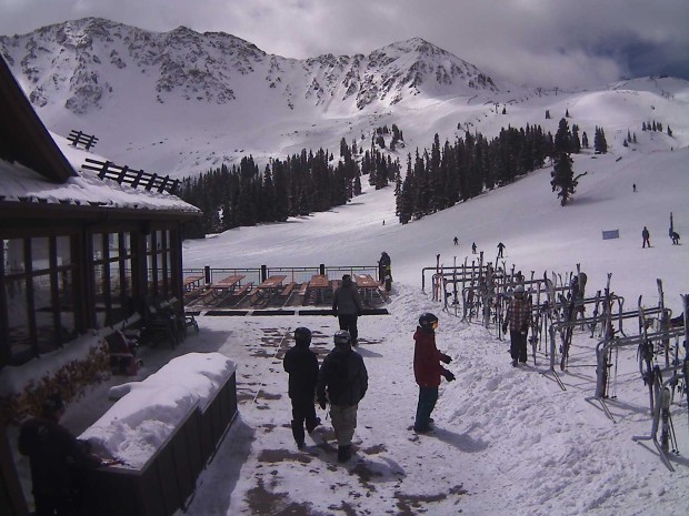 Arapahoe Basin webcam at 10:00am MST