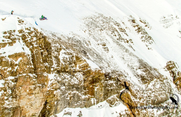 Snowmo BASE jump...