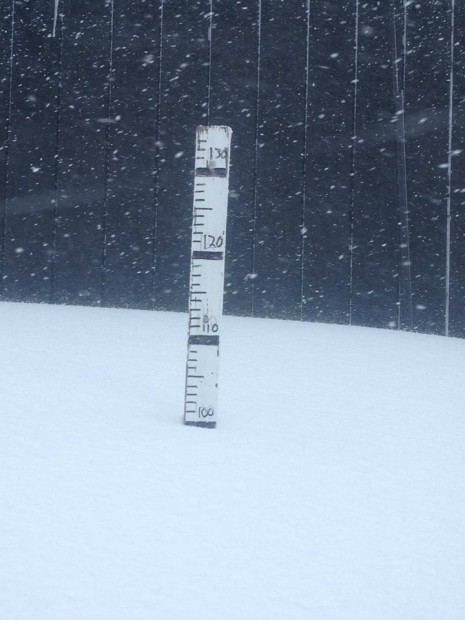 Mt. Hutt showing 100cms of new snow yesterday 