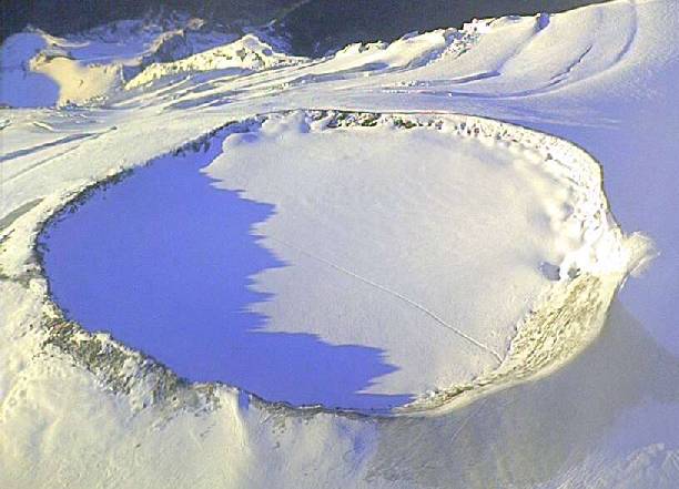 14,411 foot Mt. Rainier'sCrater