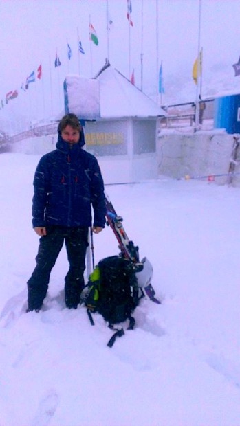 Ryan at the base of the mountain today at 9am with about 6 inches on the ground.