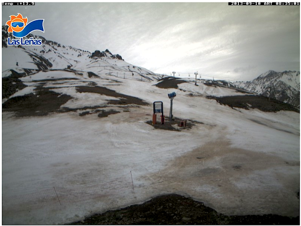 Las Lenas webcam today at 10am.  Already 13ºC.