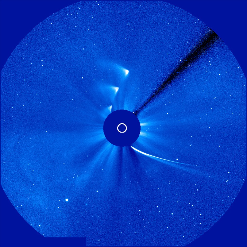 comet ison survives