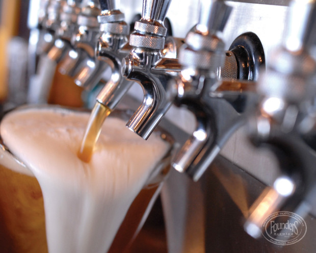 beer tap pour