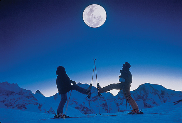 Full moon ski party