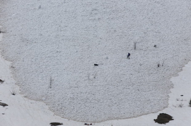 Avalanche at La Clusaz off-piste area.  photo:  ladauphine.com