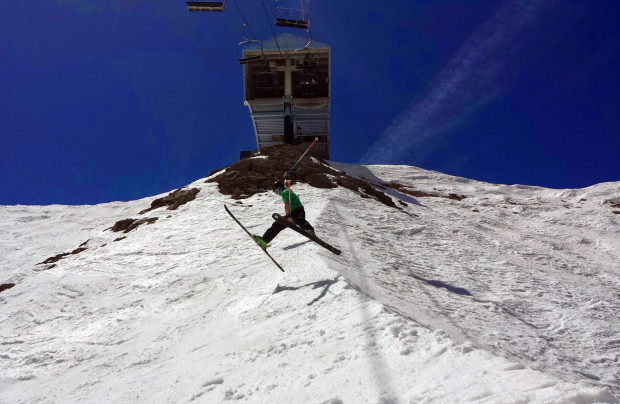 Ball grab spready off the spine on Chair 23