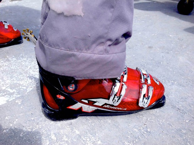 Cowboy Comic skis with spurs