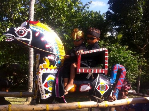 Circumcision festival near Mawi, Lombok
