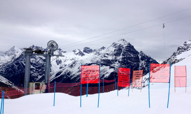 Lots of warning signs at Andarivel Roca Jack, a “slingshot” style lift unique to Portillo.