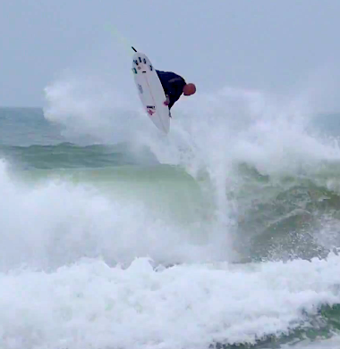 Kelly Slater landed a clean 540º today and it was gorgeous.