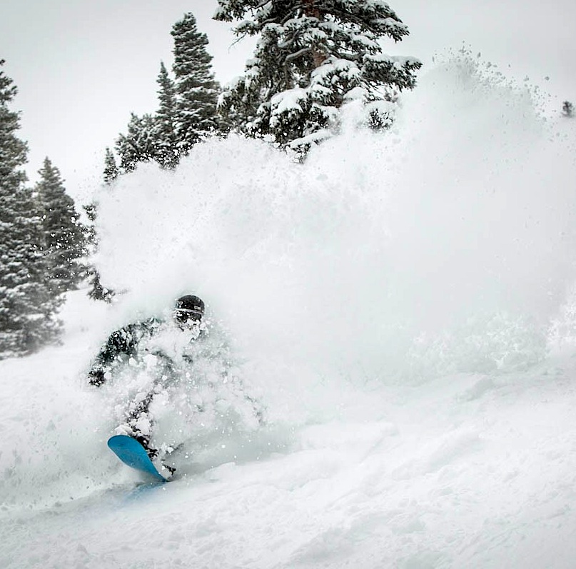 Aspen colorado deep snow snowboard