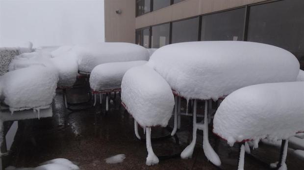 24" of new snow on November 14th at Mt. Bachelor, OR.