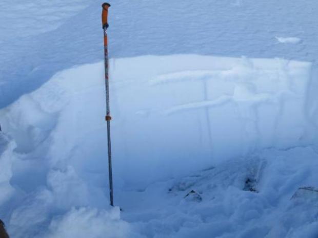 Snow pit profile, with graupel layers highlighted