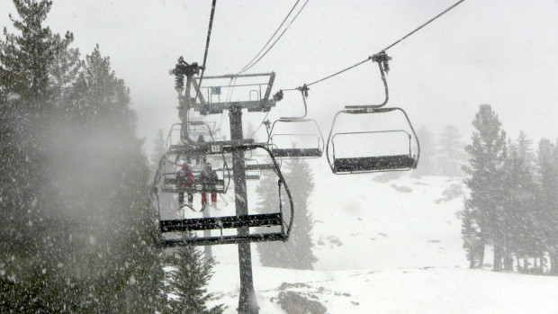 Dumping snow at noon today.