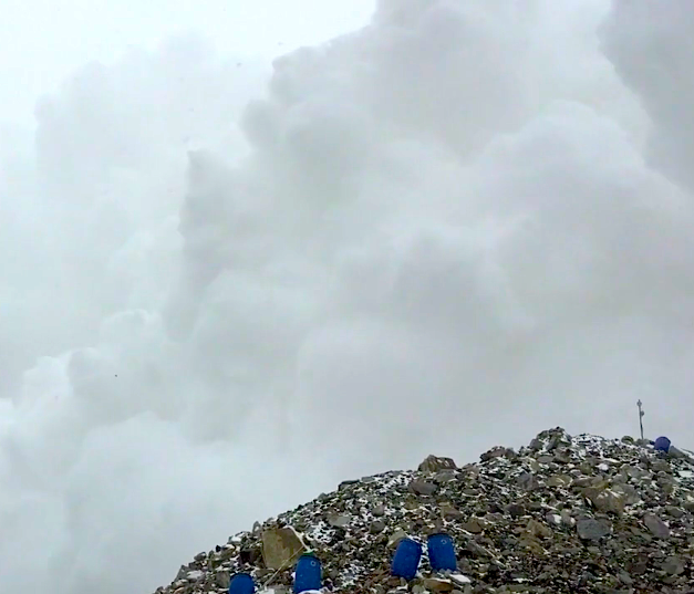 everest avalanche