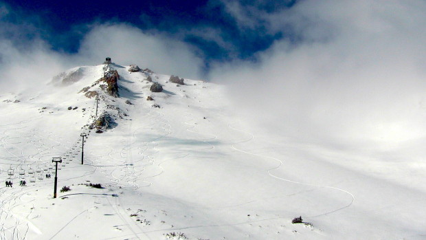 Can you guess which tracks are from the Squaw skier?