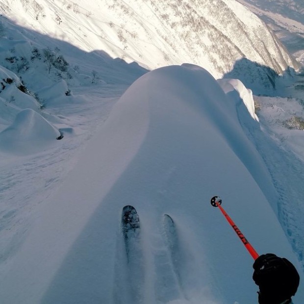 Dropping a spine in deep powder can truly be orgasmic.
