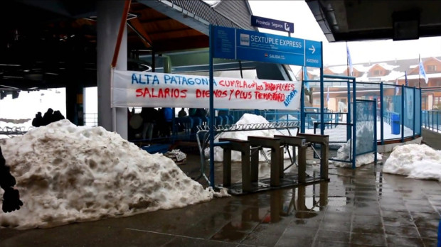 Blockade setup blocking the Sextuple chair today at Catedral