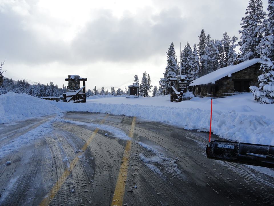 The top of 9,943' Tioga Pass today at 3:30pm. photo: caltrans