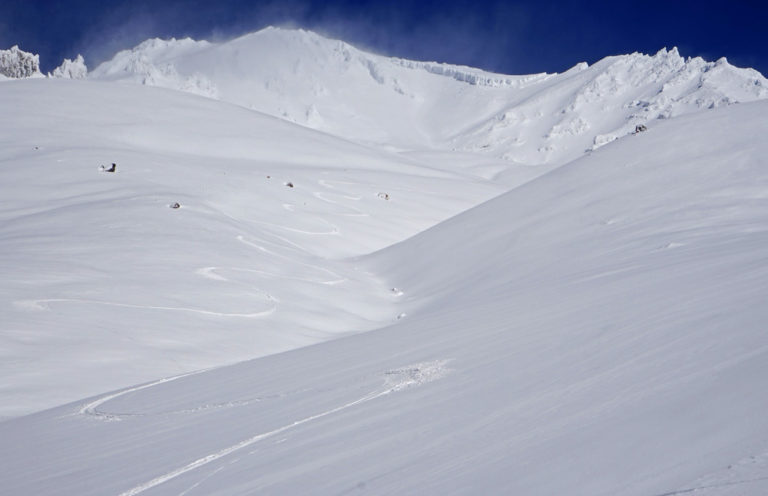 Ski Avalanche Gulch Mt. Shasta 10.18.16. photo: mt. shasta guides.