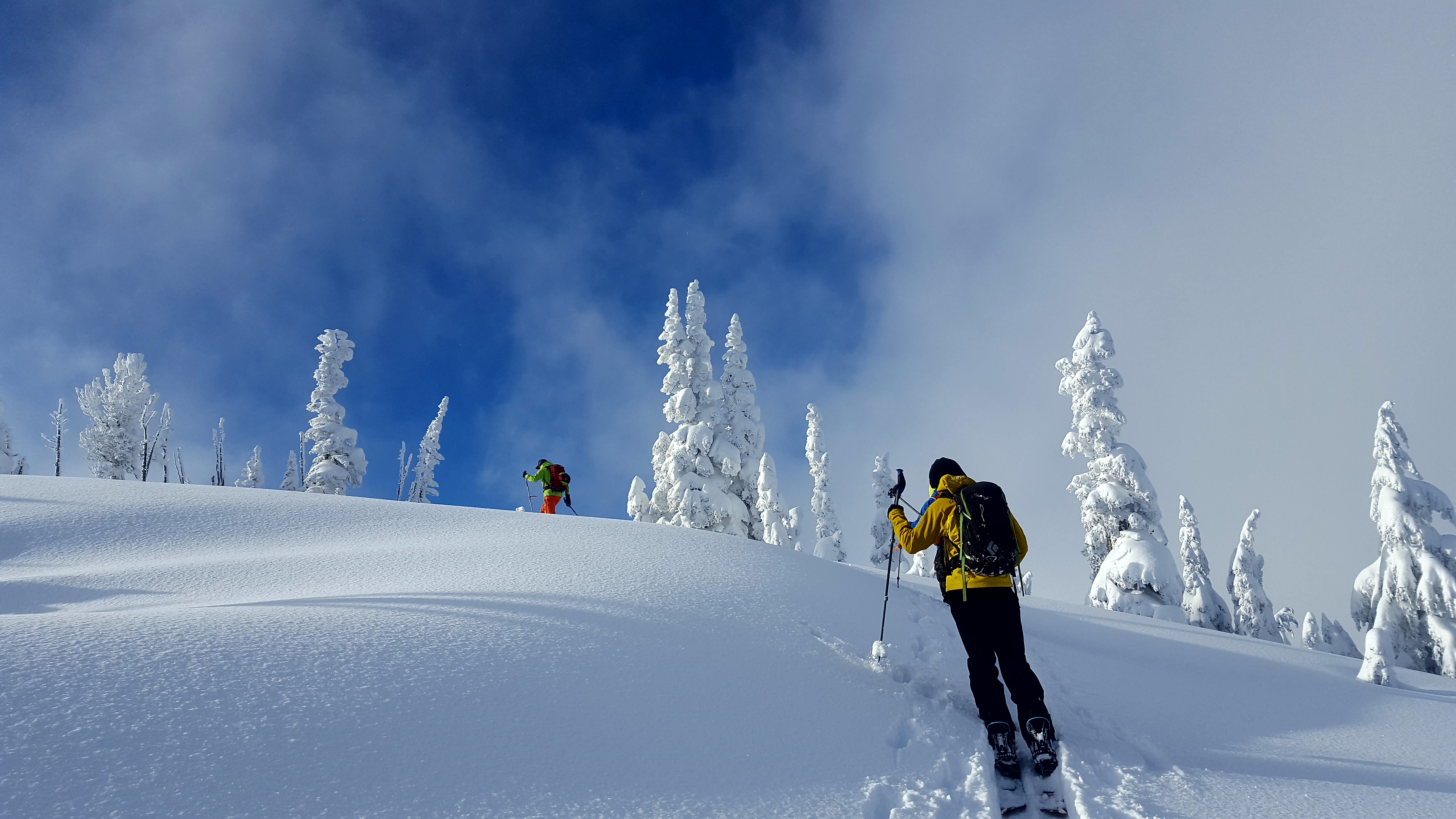 splitboard skiing climbing