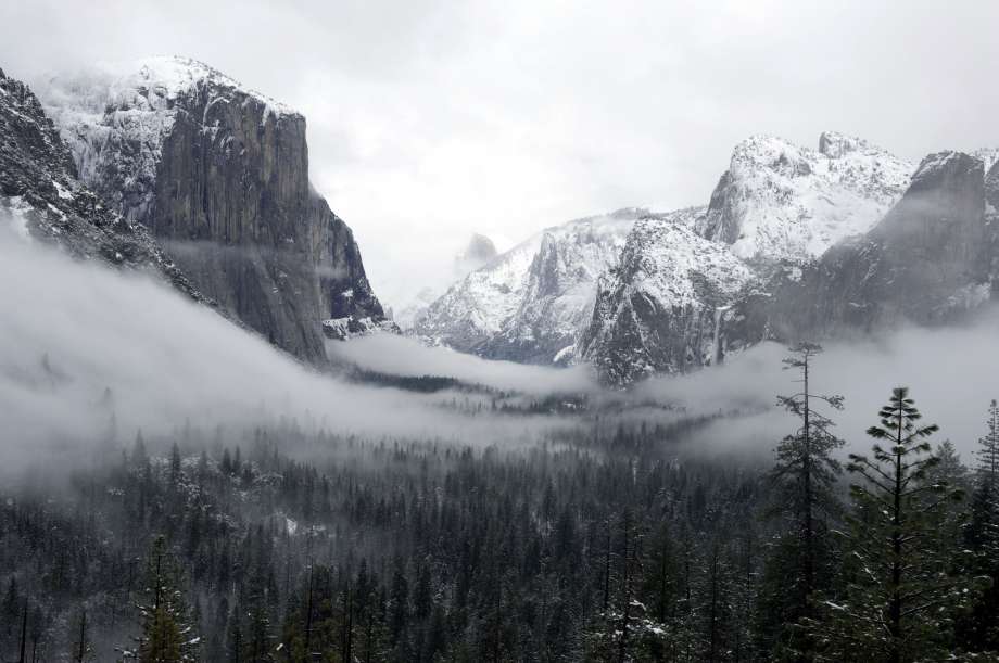 While we would love to wake up and see snow, it looks like a lot of it is rain. Image:  Kevinjeon00