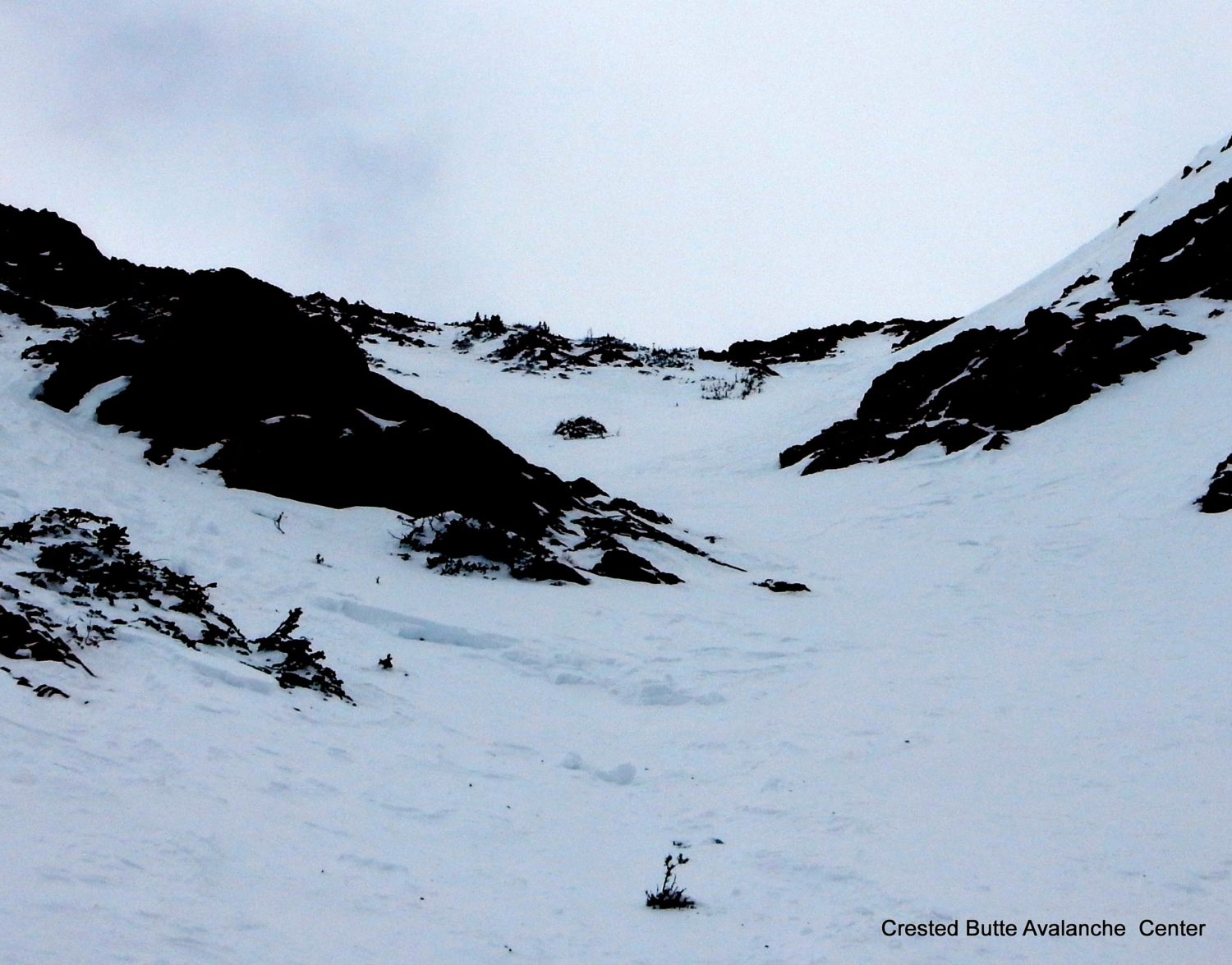 The crown of a shallow hard slab over weak facets that pulled out lower down the path. Image: Crested Butte Avalanche Center