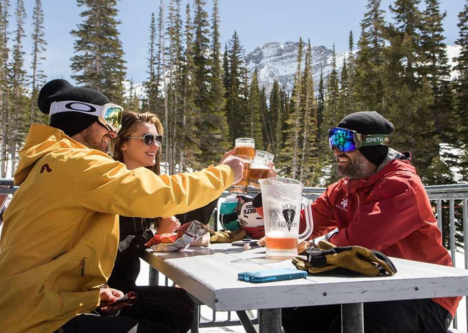 Drinks after the slopes stop running.