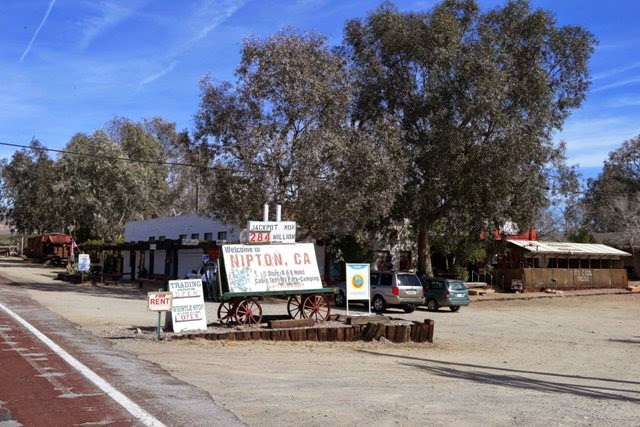 Nipton, California, Nevada, border, town, American green