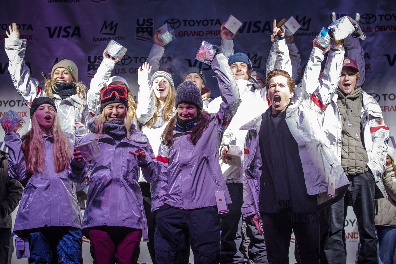 Shaun White and teammates