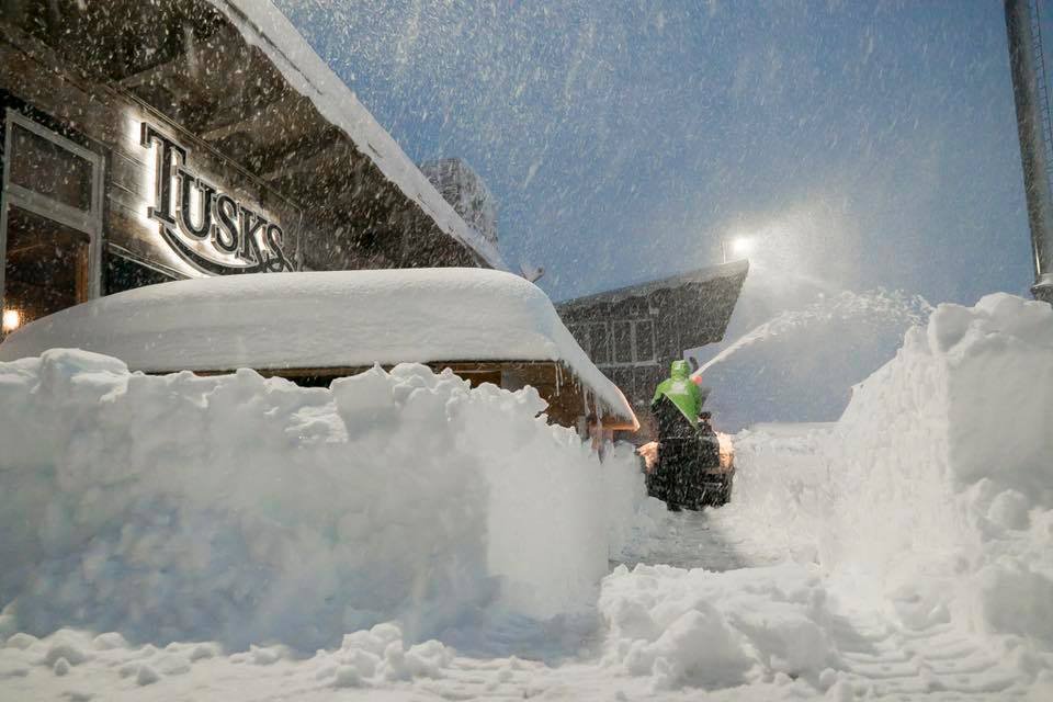 mammoth, mammothmarch, closed, safety concerns, avalanche, lightning